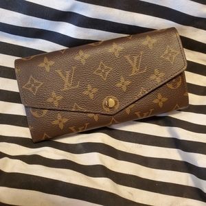 Louis Vuitton Authentic Wallet!!!